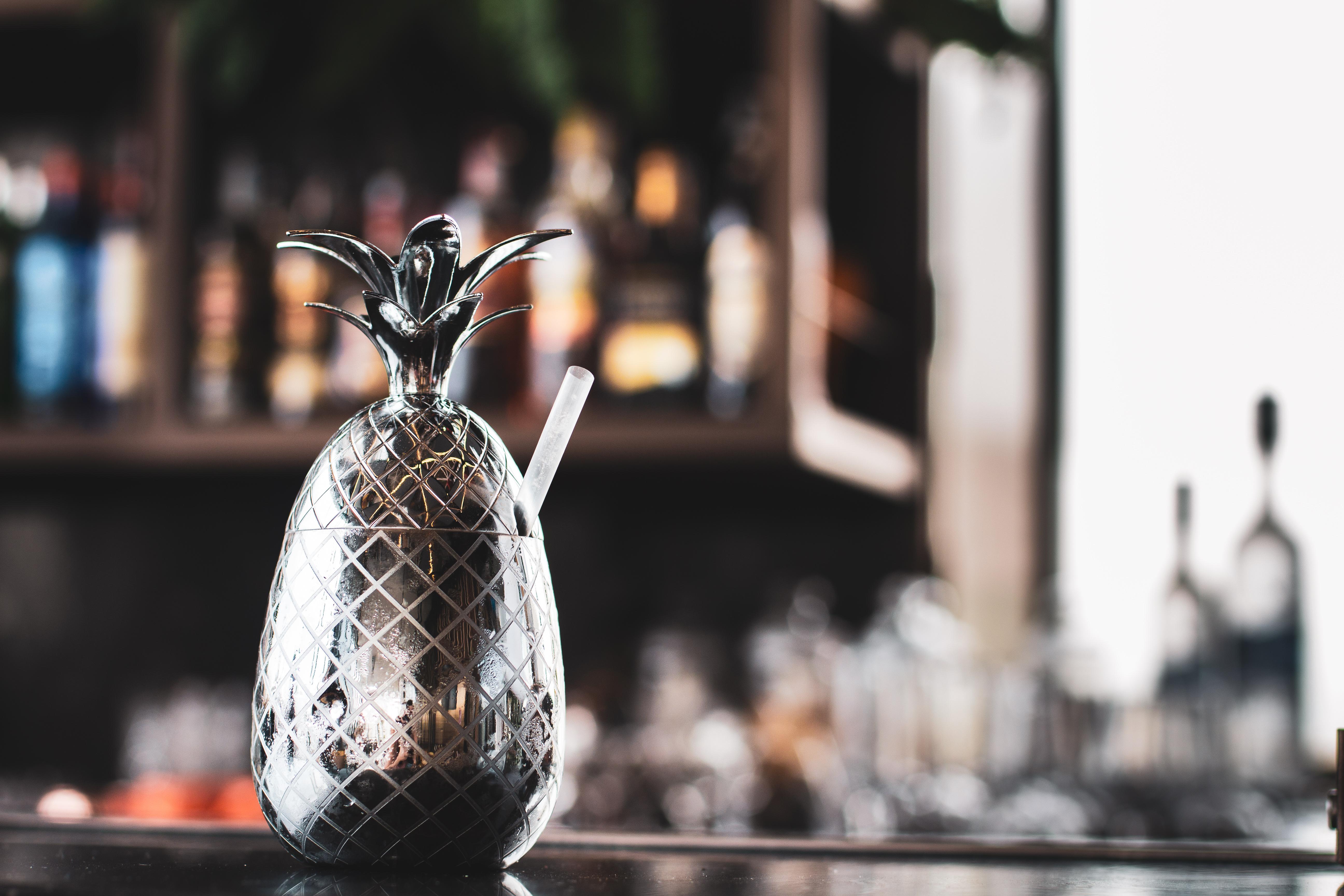 Vp Plaza Espana Design Madrid Ngoại thất bức ảnh A pineapple cocktail glass