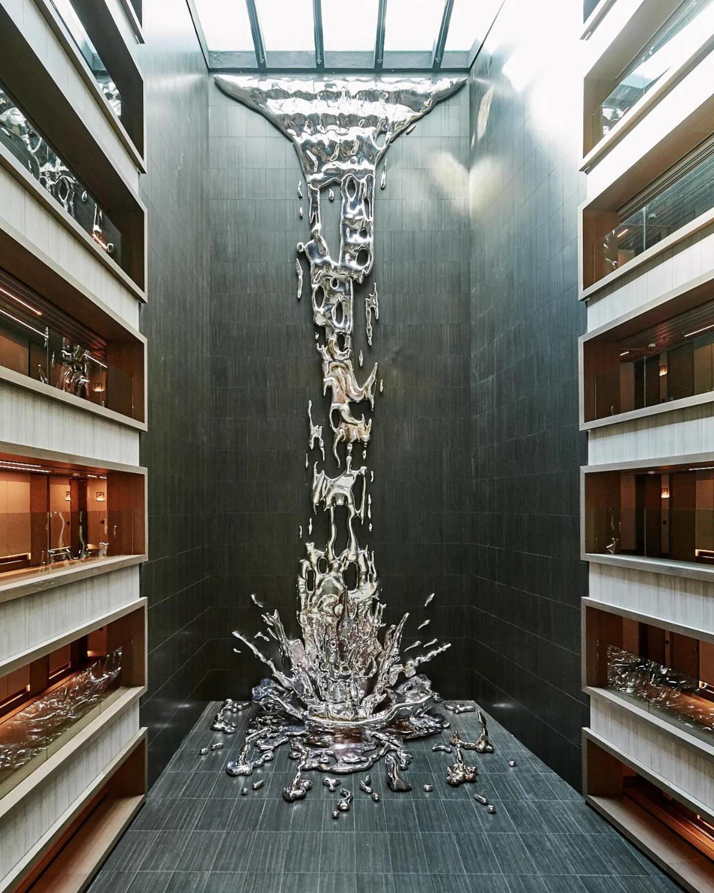 Vp Plaza Espana Design Madrid Ngoại thất bức ảnh Fountain at the entrance of the hotel